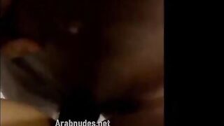 المتناكه نايمه علي بطنها و قفش زبر وهو  سكس مصري واقف فاشخ مص و لحس عنيف اوووي في النيك