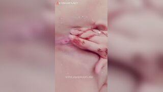 يوم حنتي كنت عايزه اهيج جوزي عليا عشان يفشجني في الدخله فرجتوا علي كسي و بزازي سكس مصري