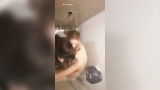 الشراميط فشخوا بعض في الحمام  سكس مصري  هايجين فشخ نزلين لحس ومص في جسم بعض ممحونين فشخ هايجين